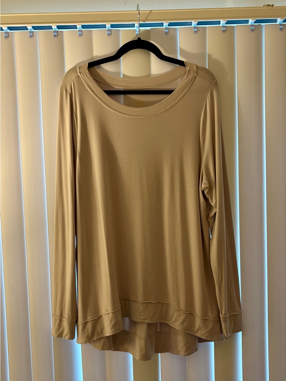 Belle Kim Gravel Long-Sleeve Scoop Neck Women’s Top Tan Size L